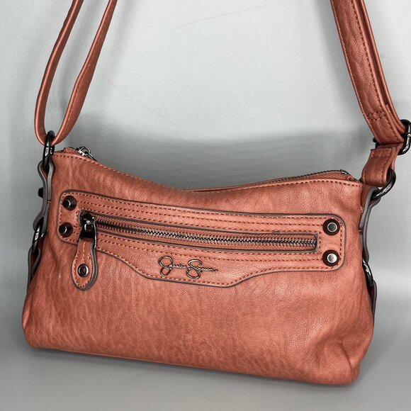 JESSICA SIMPSON REDDISH BROWN FAUX LEATHER CROSSBODY BAG W/BLACK METAL HARDWARE - Picture 1 of 10
